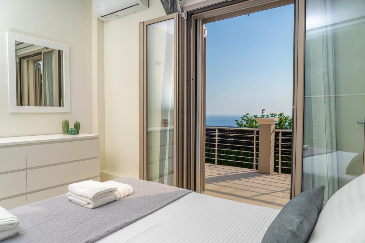 Lourdas Bay View Simotáta Екстериор снимка